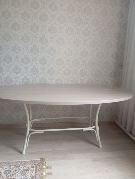 Кухенный стол авальный