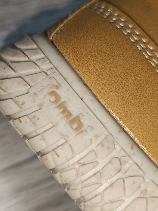 Продам ботинки..