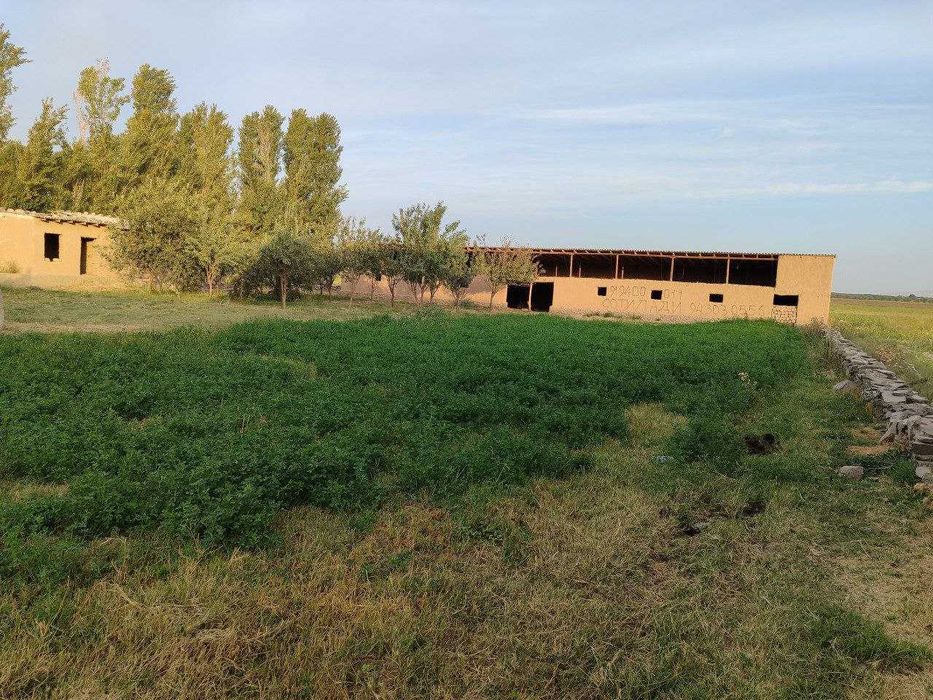 Yer uchaskasi sotiladi srochniy.