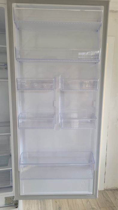 холодильник встраиваемый