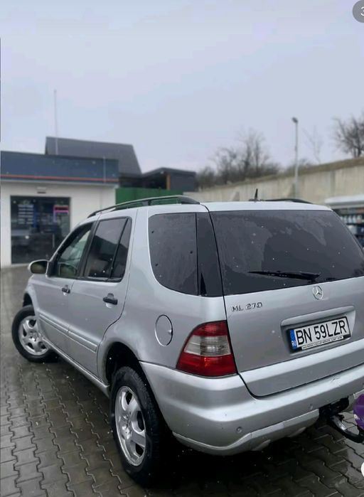 Vând Mercedes Ml
