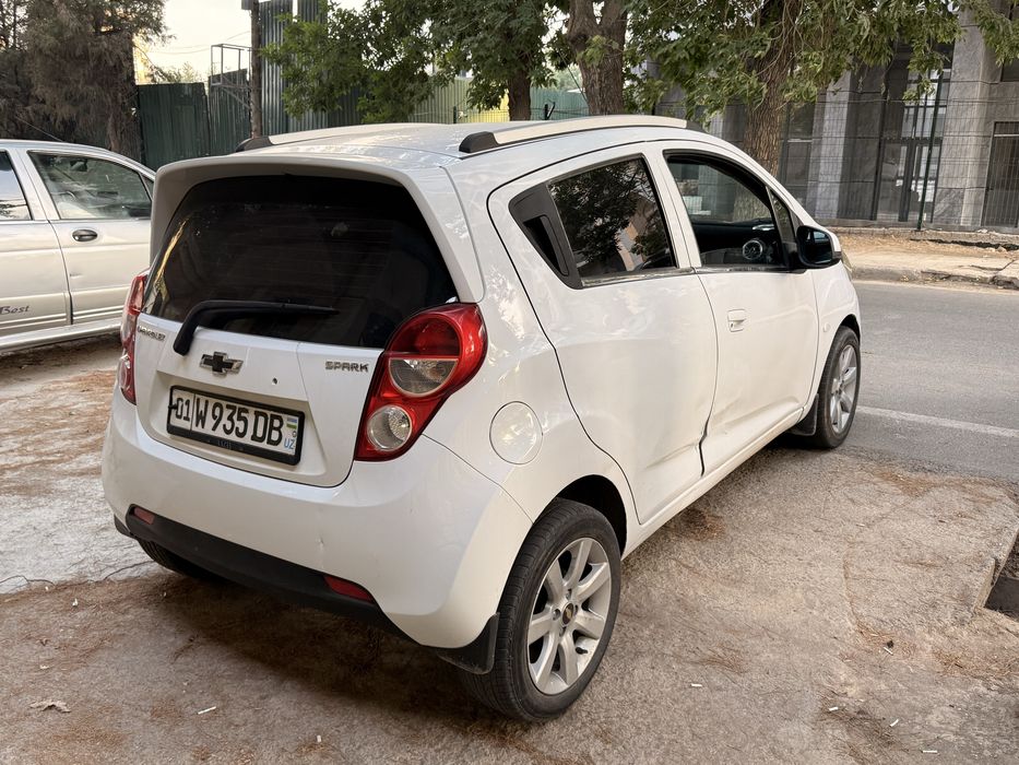 Chevrolet spark 2015 MT arenda
