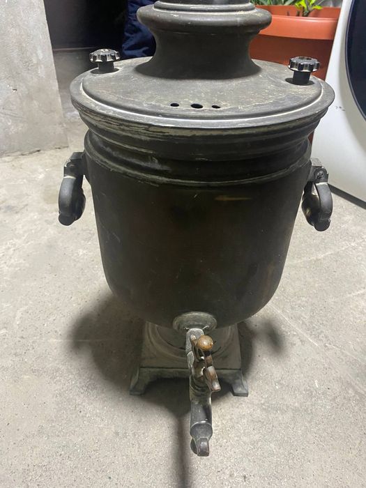 Somovar antikvar 130 yilik