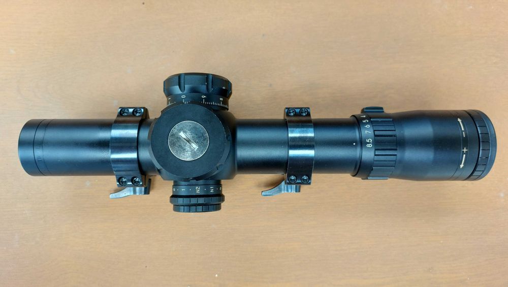 Bushnell с увеличение от 1-8.5 x 24 SMRS 34mm III. скала BTR-2 FFP