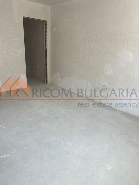 Продава се Двустаен апартамент в Варна, Възраждане 1 - 77 кв.м за 1739 €/кв.м - Снимка #2