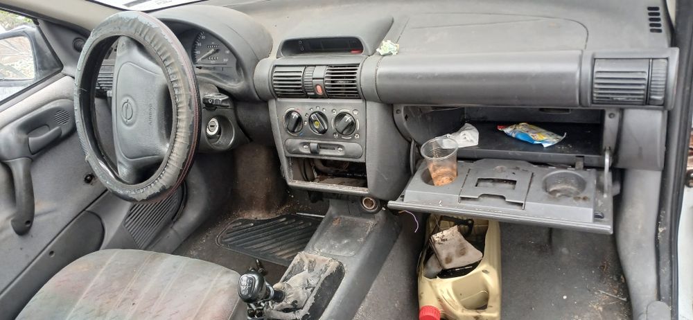 Opel corsa  1.2i   1994