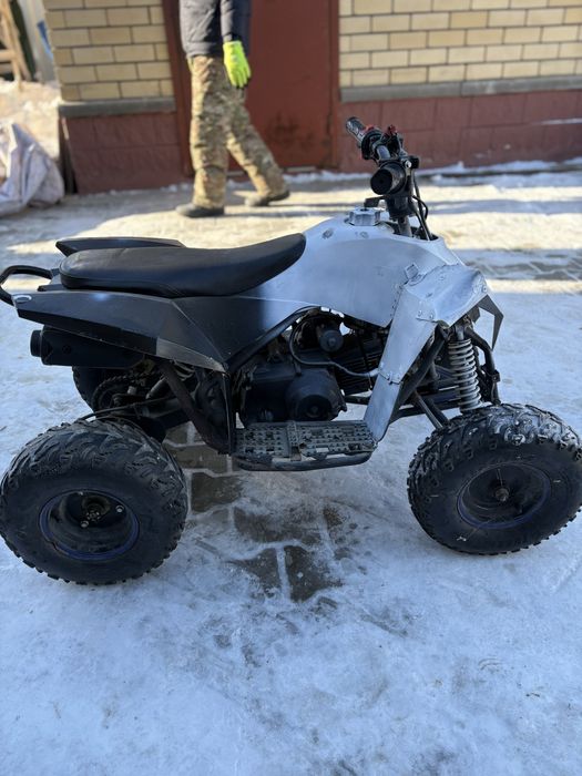 Квадроцикл 50 куб тянет очень хорошо