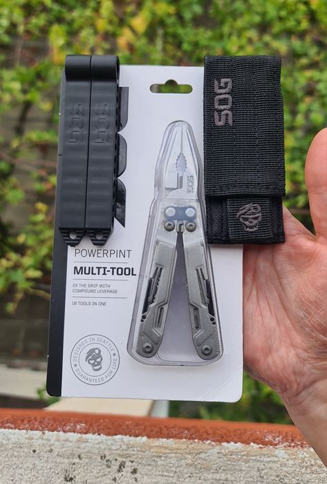 Sog Powerpint мултитуул с оригиналния калъф и комплект битове