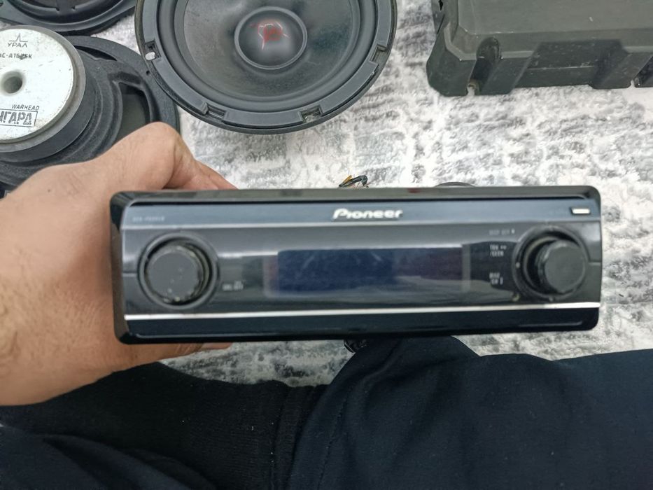 Aparatura sotiladi kenvod kalonka 2ta pioner magnitafon ural kalonka