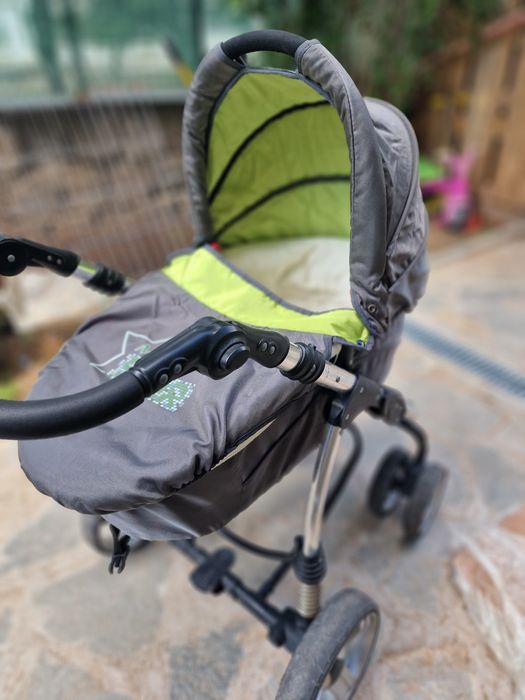 Бебешка количка Бертони