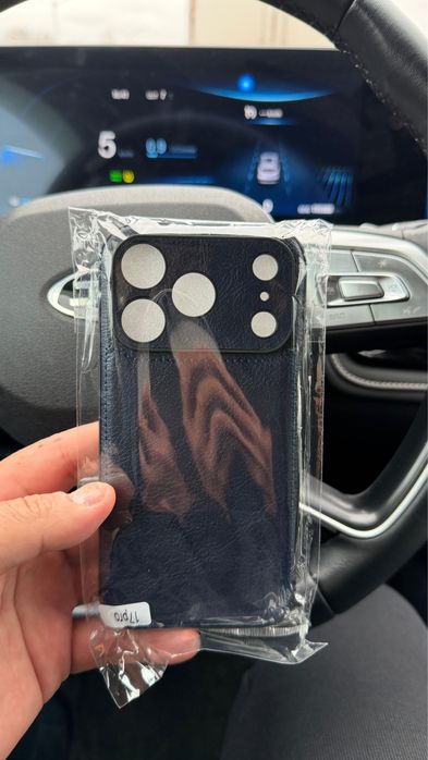 Чехол кожаный для iPhone 17pro