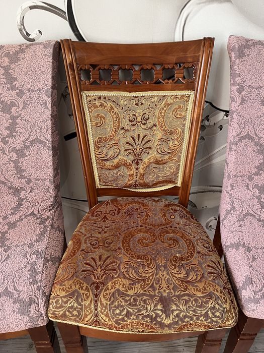 Б/у стол и стулья