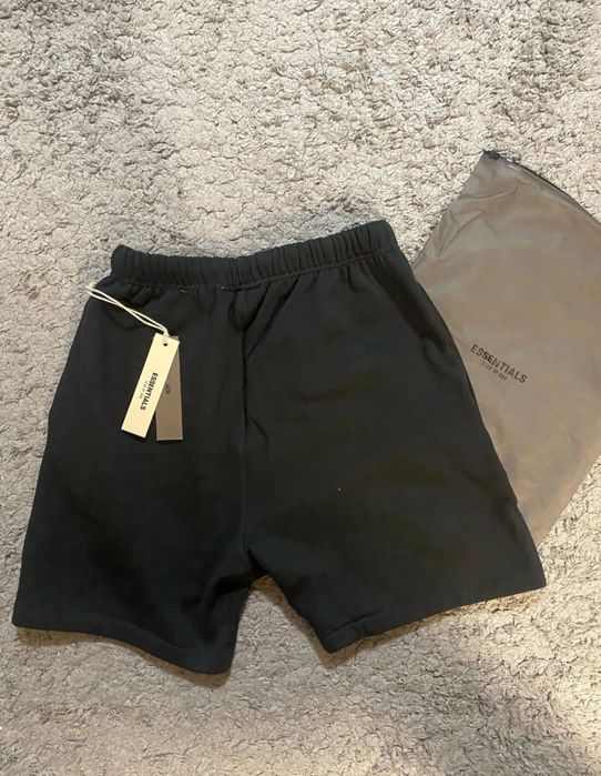 Pantaloni scurți essentials