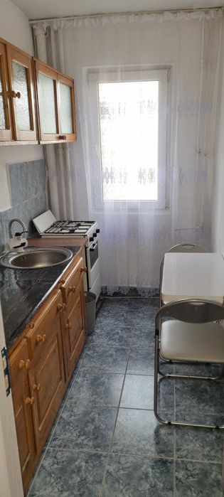 inchiriez apartament 2 camere