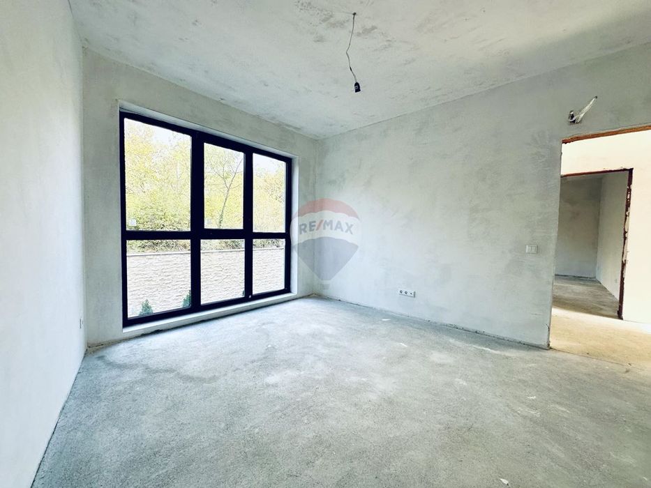 Продава се Четиристаен апартамент в Варна, Бриз - 179 кв.м за 1900 €/кв.м - Снимка #11