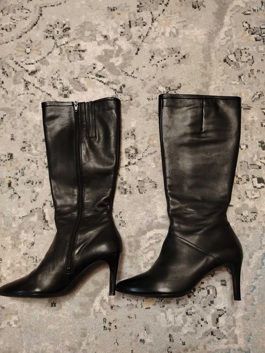 Продам кожаные сапоги