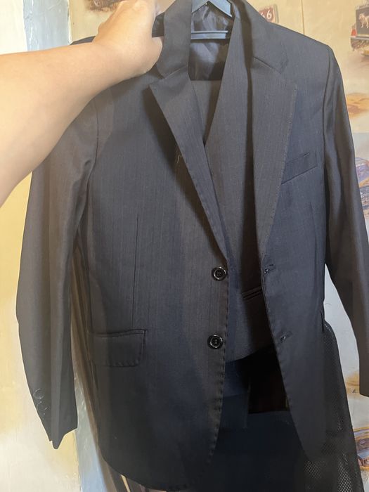 Продам костюм тройка 8-9 лет