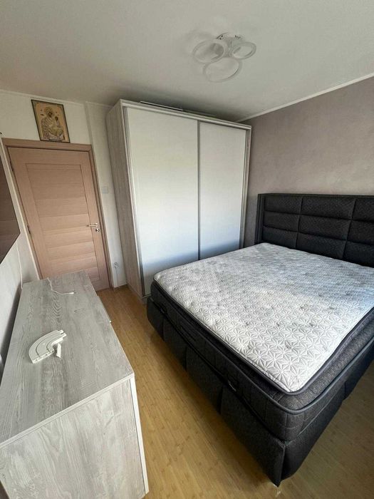 Apartament 3 camere de vânzare