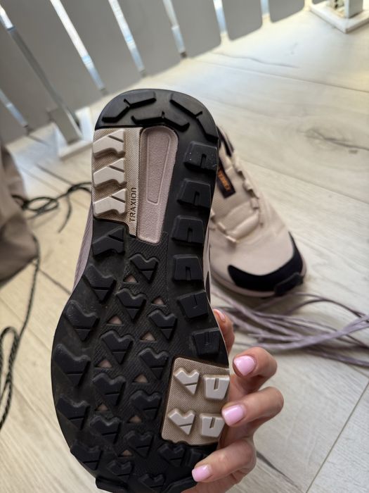 Ботинки Adidas модель IE3889