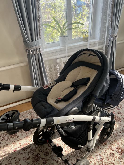 Продам польскую коляску Adamex