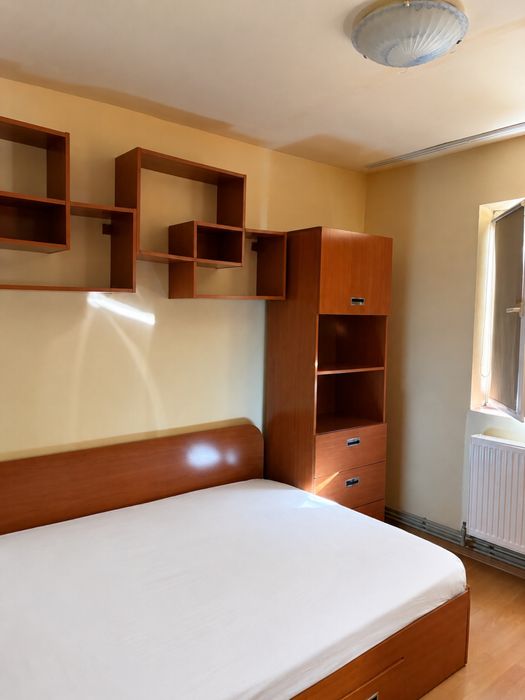 Proprietar, vand apartament 3 camere , centrala gaz, etaj 2
