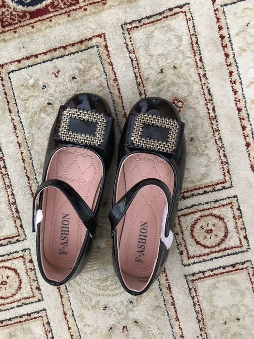 Продаётся школьные туфли для девочек