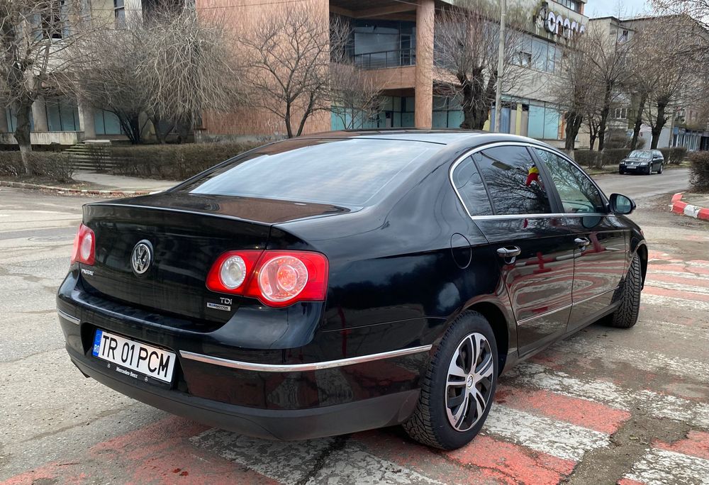 Vând Volkswagen Passat 1.6 TDI Bluemotion
