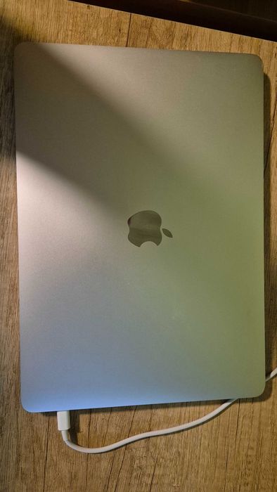 MacBook Pro 2019 Core i5 1.4 13" Touchbar употребяван