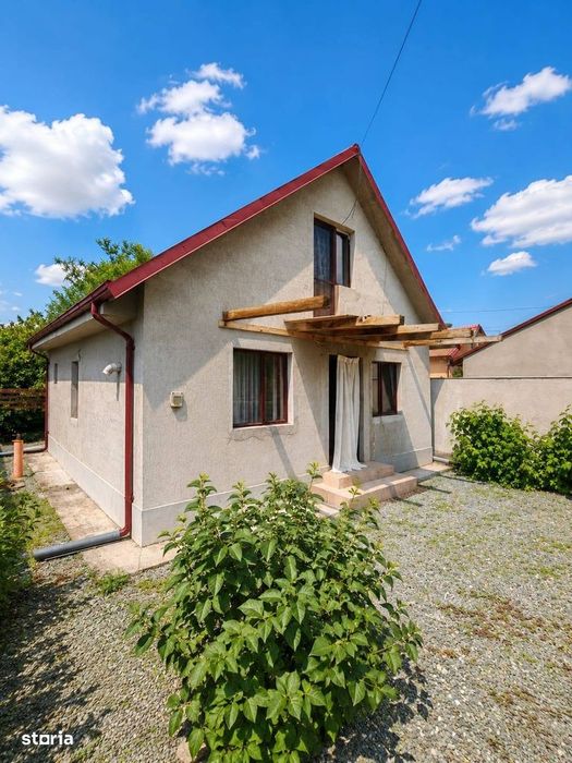 Vindem casa in Corbu