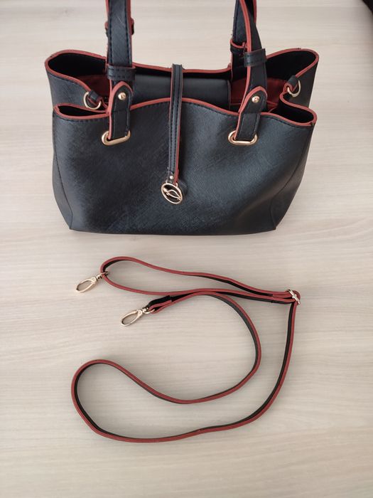 Чанта с дълга подвижна дръжка