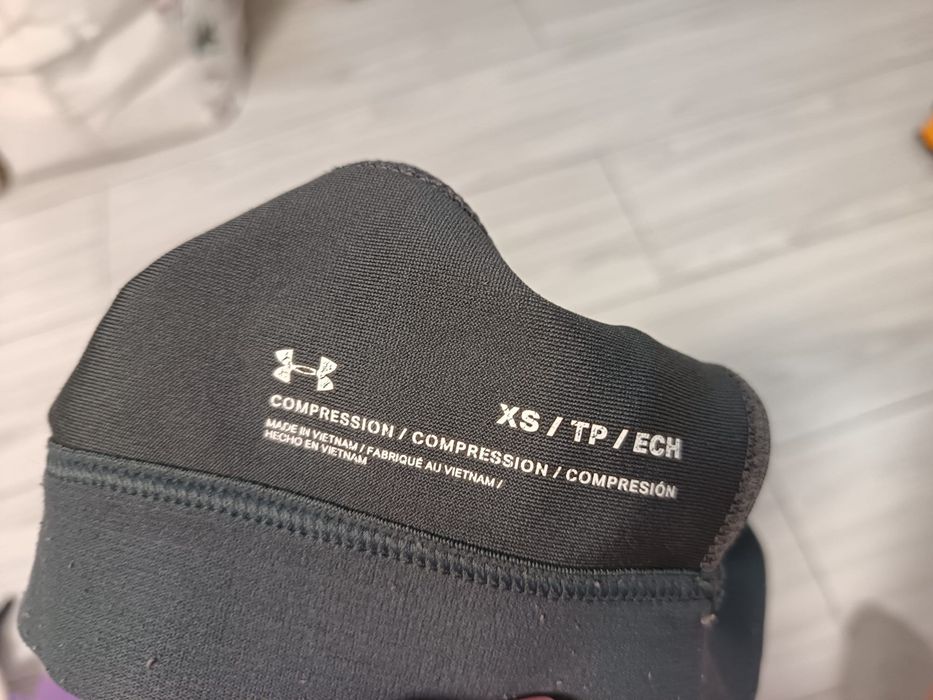 Under Armour bustiera