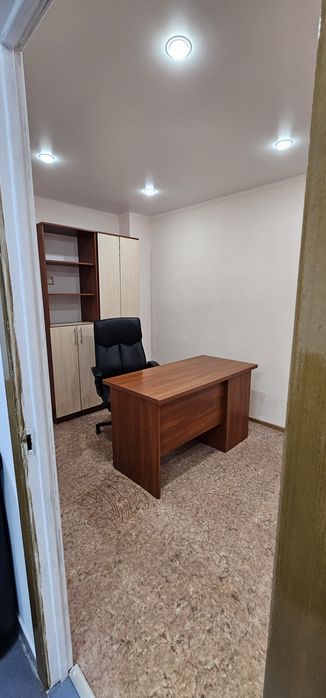 Продам помещение 96кв.м. с крыльцо на улицу Ленина.