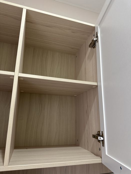 Отдам даром шкаф , тумба ,вешалка .