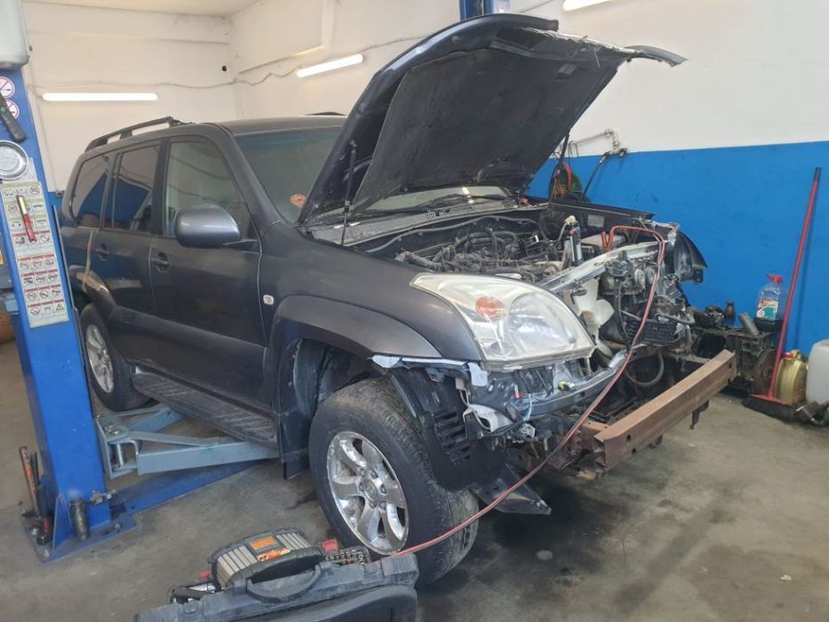 Toyota Land Cruiser J120 capota motor haion orice se vede in poze