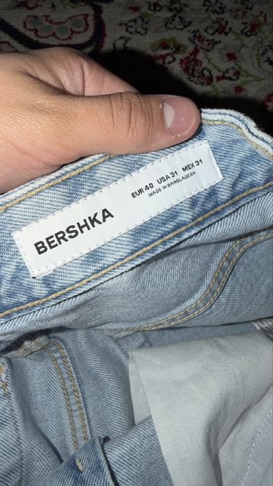 Blugi bershka.