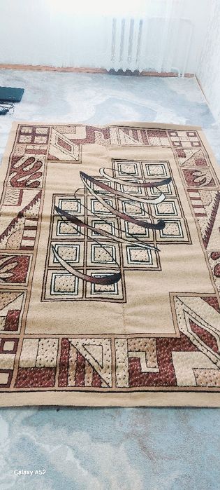 Продам ковер 1,80 × 2,60