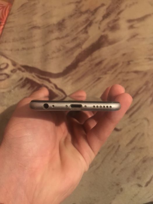 Продаю айфон 6