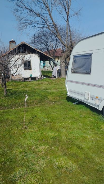 Vând casa bătrânească cu teren 1425 mp in Oarja,jud Arges.