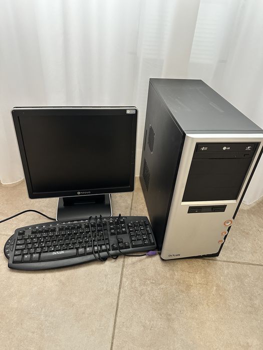Calculator unitate+ monitor+tastatura