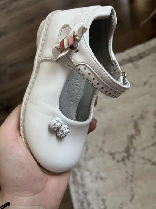 Pantofi de lac Clibee