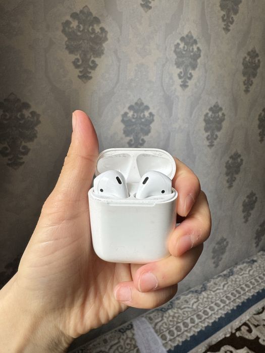 Продам оригинал Airpods 2