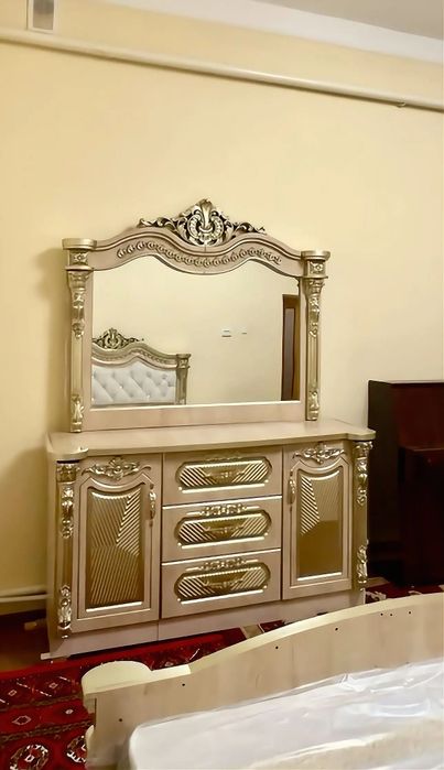 Spalni mebel sotiladi