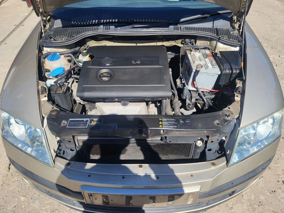 Dezmembram Skoda Octavia 2 Haion spate cu luneta/ Bara spate/