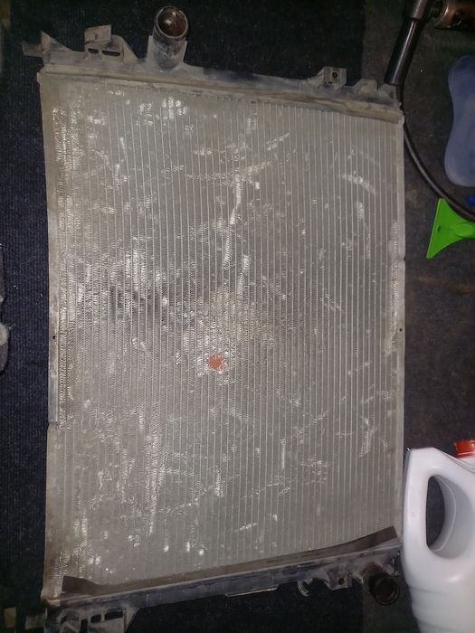 Продам Радиатор крайслер 300