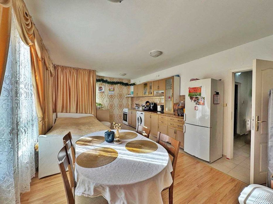 Продава се Двустаен апартамент в к.к. Слънчев бряг - 60 кв.м за 1100 €/кв.м - Снимка #1