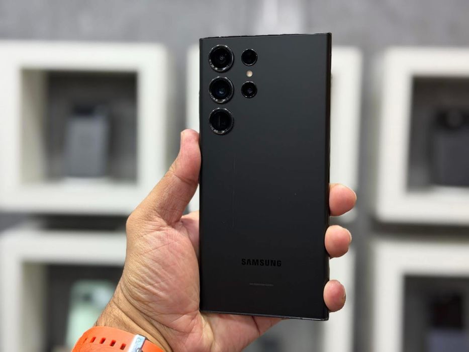 Samsung S23 ULTRA de 256 GB ca NOu cu 96 % Bateria