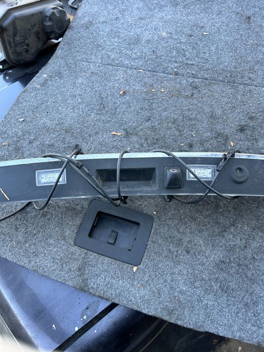 Лайстна с Камера БМВ Ф01 ф02 за багажника BMW F01 f02 7 серия