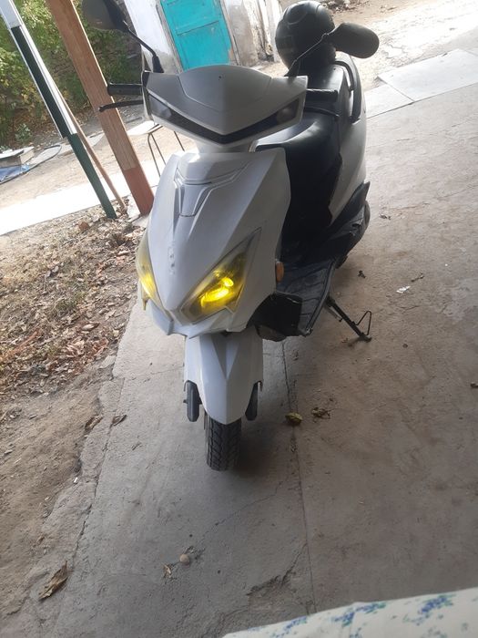 Скутер м8/ куб 125