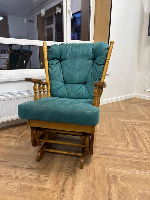 Продам кресло качалку