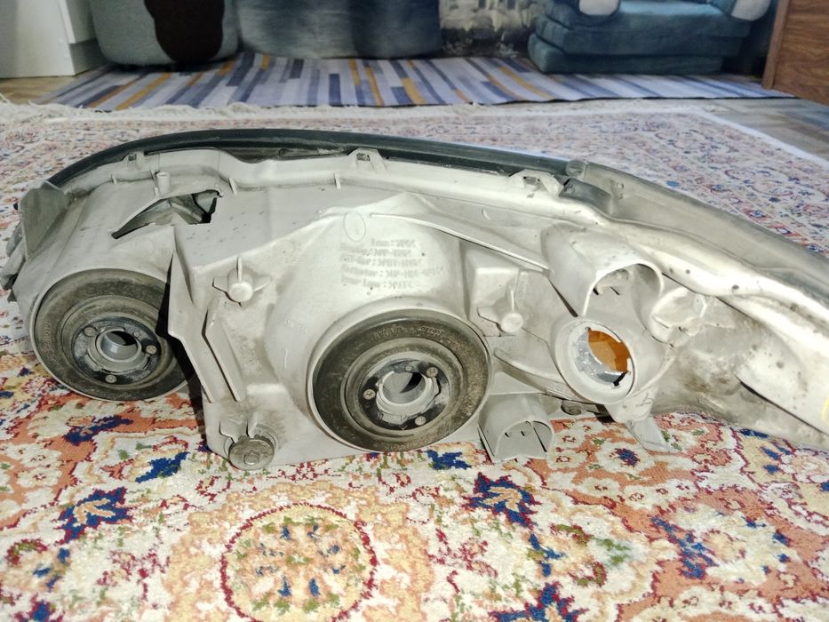 Фара Камри правая